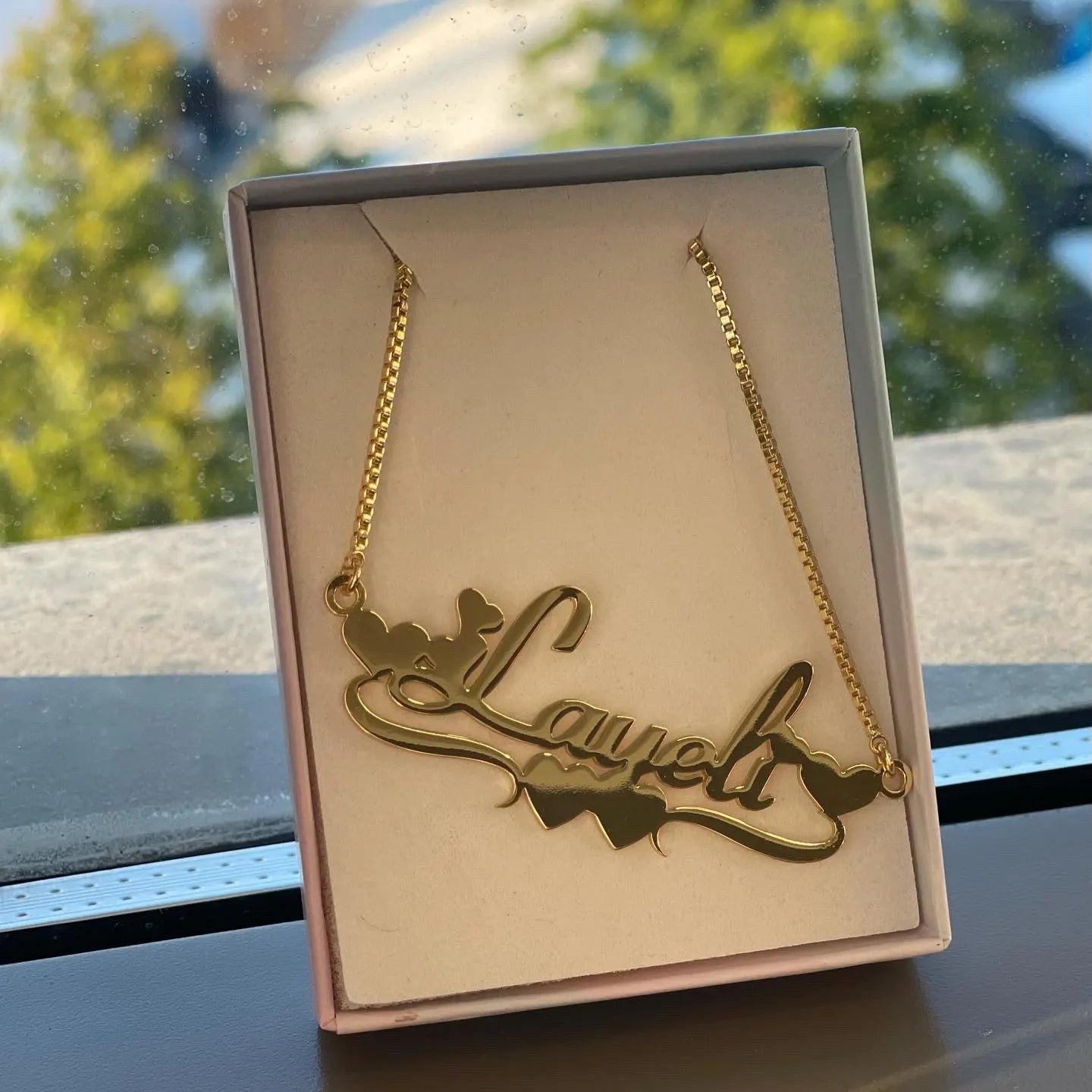 💛 DOREMI Handmade Custom Name Necklace – Elegant Heart Statement Choker 💛
Express your individuality and elegance with this handmade personalized name necklace from DOREMI. Expertly crafted from high-quality stainless