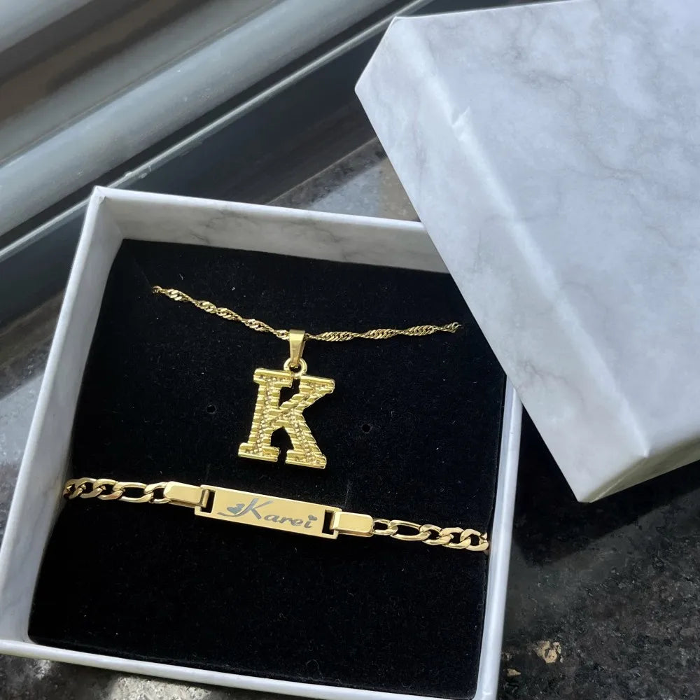 ✨ Personalized Custom Name Bracelet with Initial Pendant ✨
Make every moment special with this custom engraved name bracelet, beautifully designed with an initial letter charm for a personal touch. Crafted from high-quali