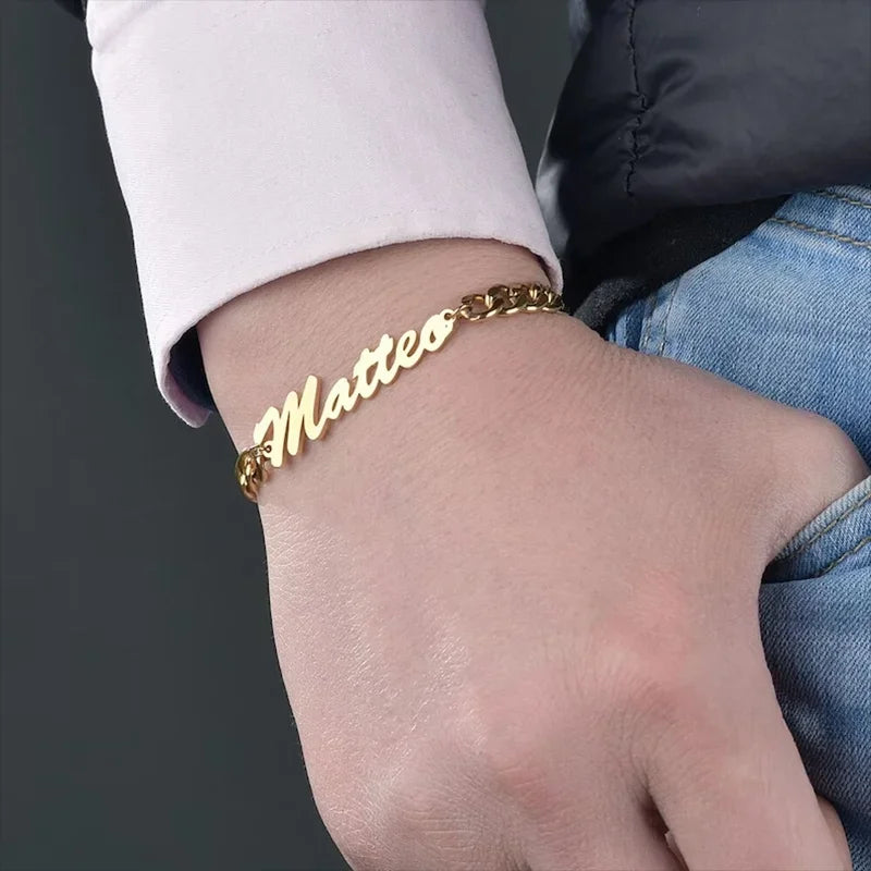 ✨ Personalized Custom Name Charm Bracelet for Women ✨
Express your unique style with this custom name Cuban link bracelet, crafted from high-quality stainless steel for lasting shine and durability. Designed for both wome