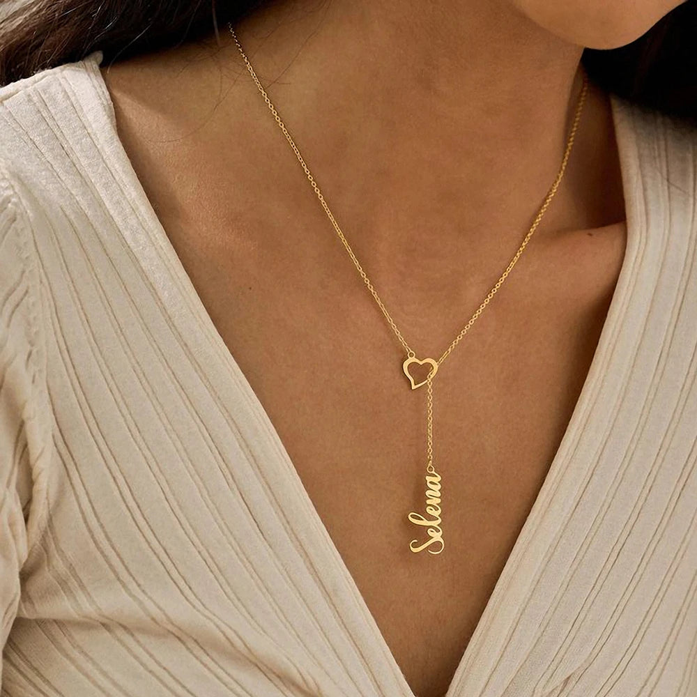 ✨ Personalized Name Necklace with Heart Clasp – Elegant Women’s Jewelry ✨
Add a touch of elegance and meaning to your style with this custom name necklace featuring a unique heart-shaped clasp. Crafted from premium st