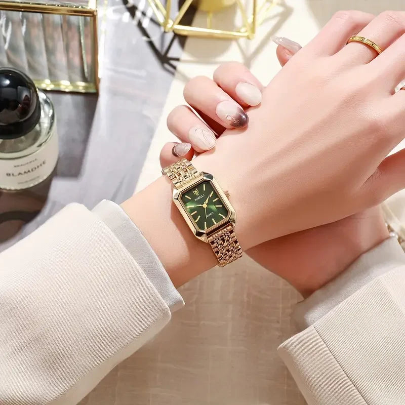 Elegant Women’s Quartz Watch – Stylish, Versatile & Perfect for Any Occasion

Elevate your everyday look with this Luxury Fashion Women’s Quartz Watch, designed to add a refined touch to any outfit. With its sleek desig