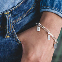 ✨ Personalized Rectangular Nameplate Bracelet ✨
Celebrate individuality and connection with this customizable rectangular bracelet, crafted from premium stainless steel for lasting shine and durability. Designed for both